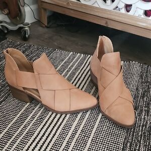 Sonoma Women's Crisscross Tan Ankle Booties